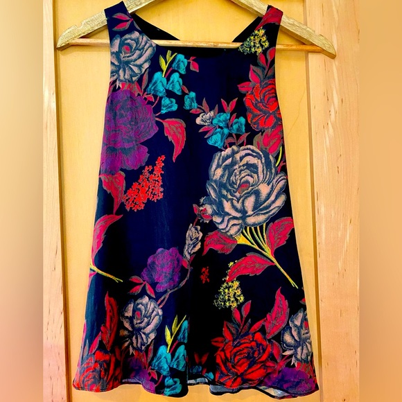 alice + olivia floral twist-back silk top in a gorgeous vibrant floral print. - Picture 2 of 2